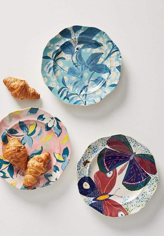 Add some extra color to your dessert with these plates